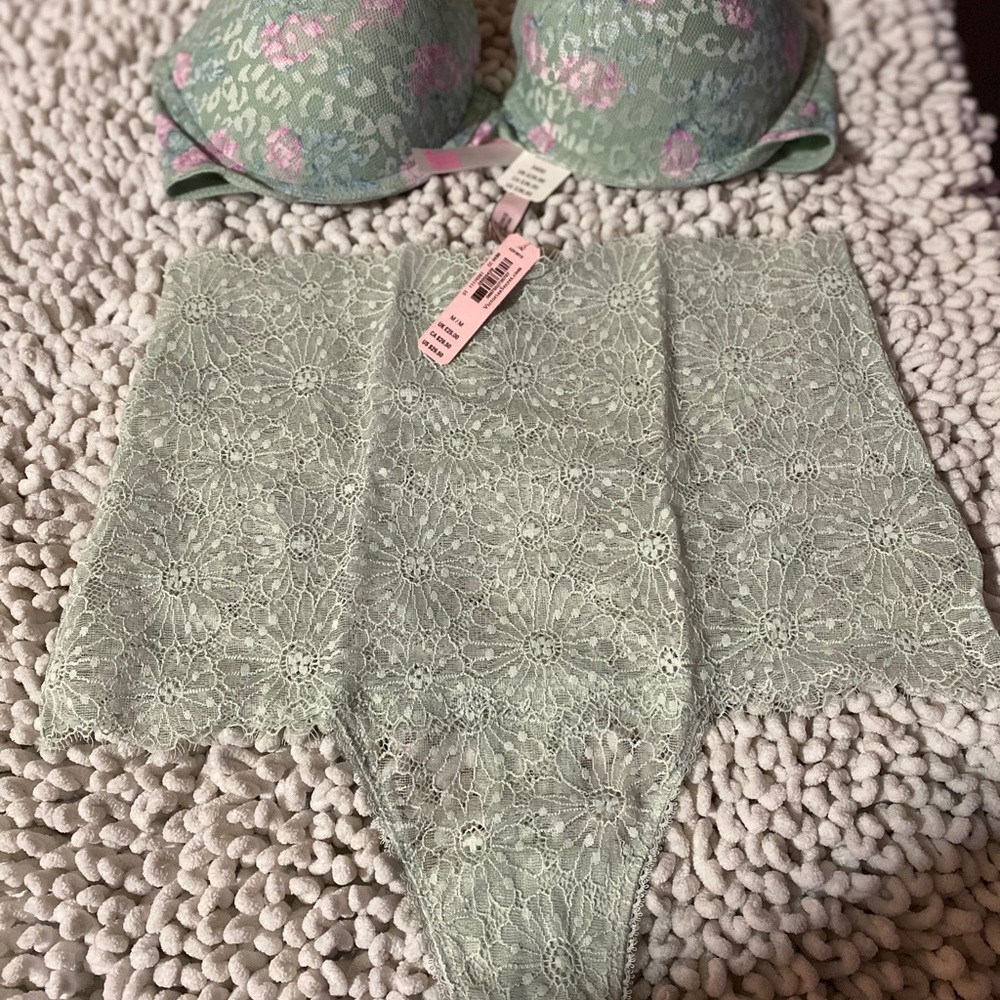 Victoria secret set bra and panty thong with tags